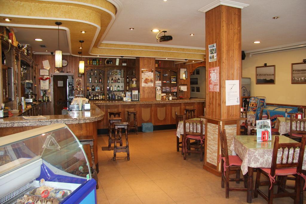 Hostal Cazalegas Екстер'єр фото