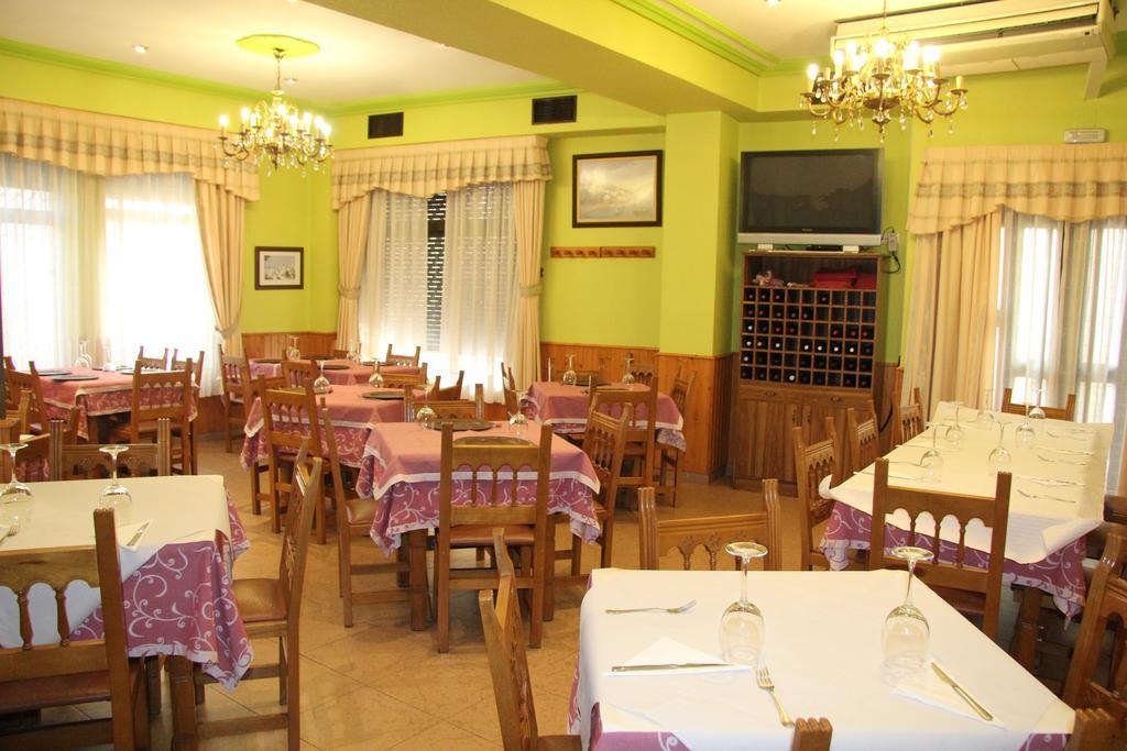 Hostal Cazalegas Екстер'єр фото